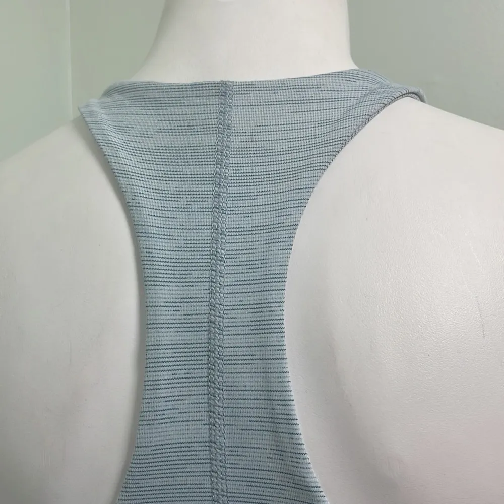 Outdoor Voices TechSweat Crop Top (size M) - Image 6