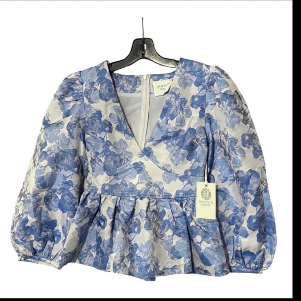 Tuckernuck Eleanor Blouse XXS NWT Blue Jacquard Puff Sleeve Peplum Top Floral - Image 6