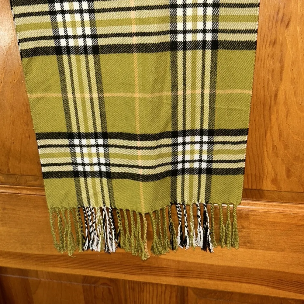 100% Cashmere Scarf made in Scotland - Image 2