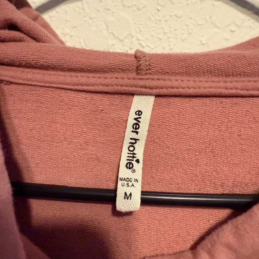 Ever Hottie Santa Monica California Cropped Hoodie Pink Graphic Sweatshirt M Top - Image 4