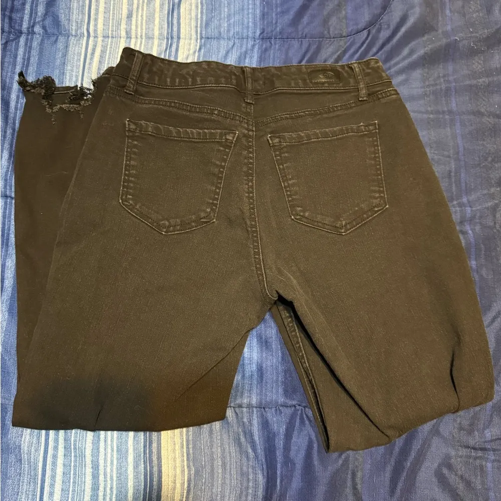 Sofia Jeans Women's Adora Curvy Girlfriend High Rise Chew Hem Jeans (4) Black - Image 8