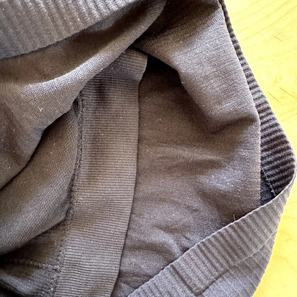 Alo Yoga Ribbed Crop Top Racerback Built in Sports Bra Workout Black XSmall - Image 2