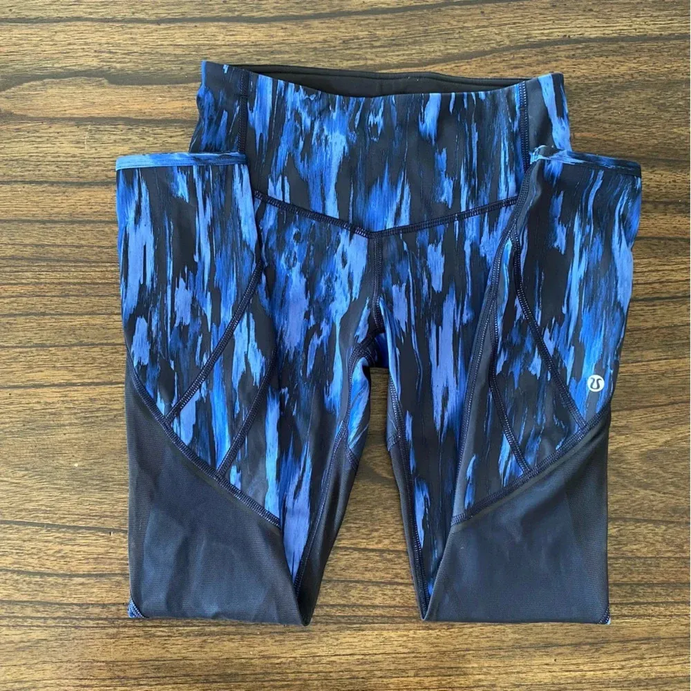 Lululemon All Meshed Up 7/8 Tight Painted Animal Sprinkler Black / Black size 2 - Image 5