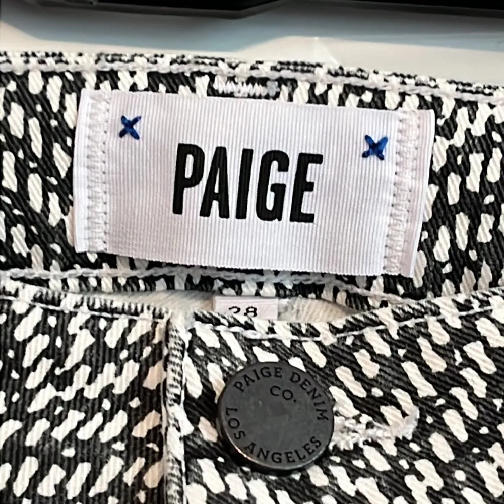 Paige Super Cute Jeans Excellent Condition - Image 3