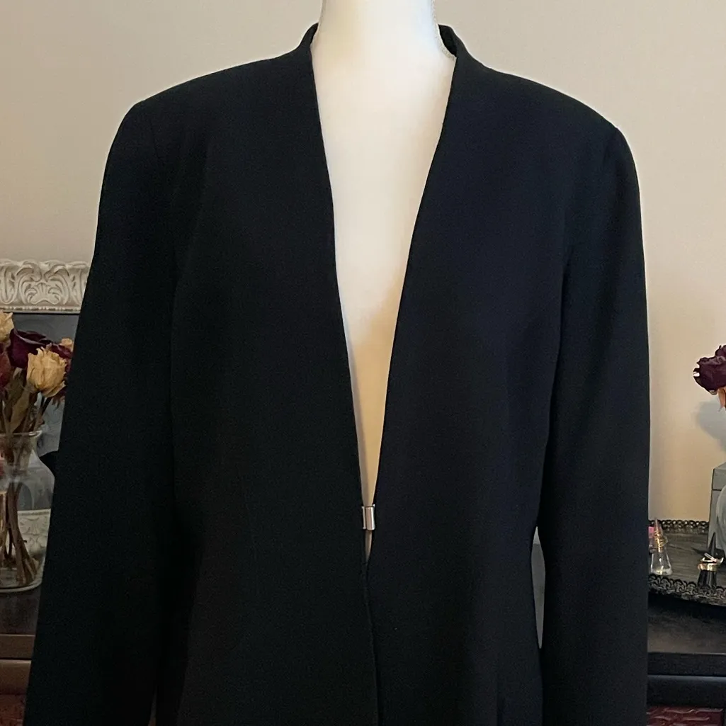 Carlisle Formal Black Blazer size 18 - Image 2