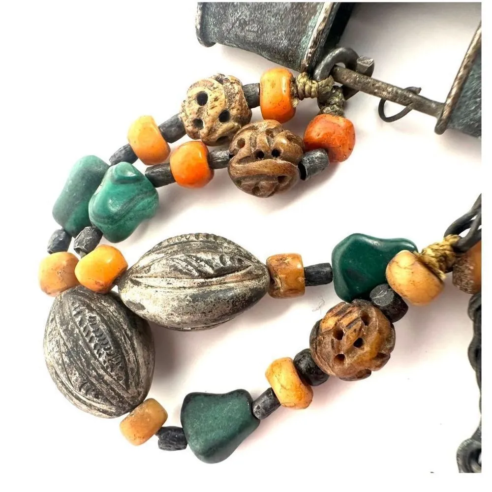 Tibetan coral carved wood malachite vintage necklace - Image 10