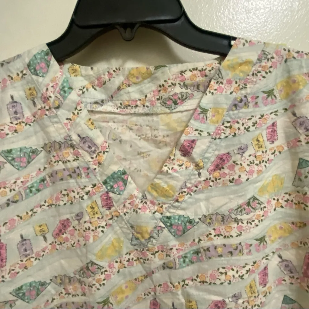 Handmade Womens Scrub Top Scrubs XL 44” Pastel Floral Fans Sparkle Print - Image 3