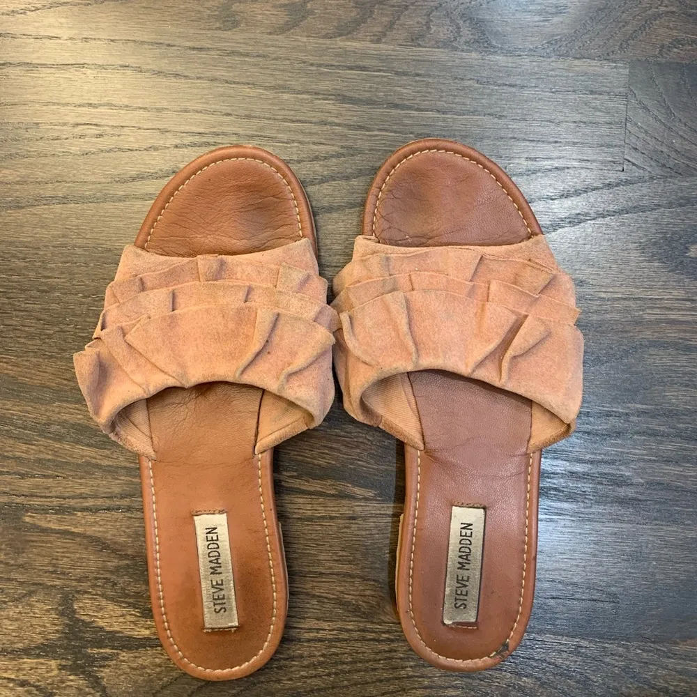 Steve Madden Pink Blush Ruffle Sandal - Image 3