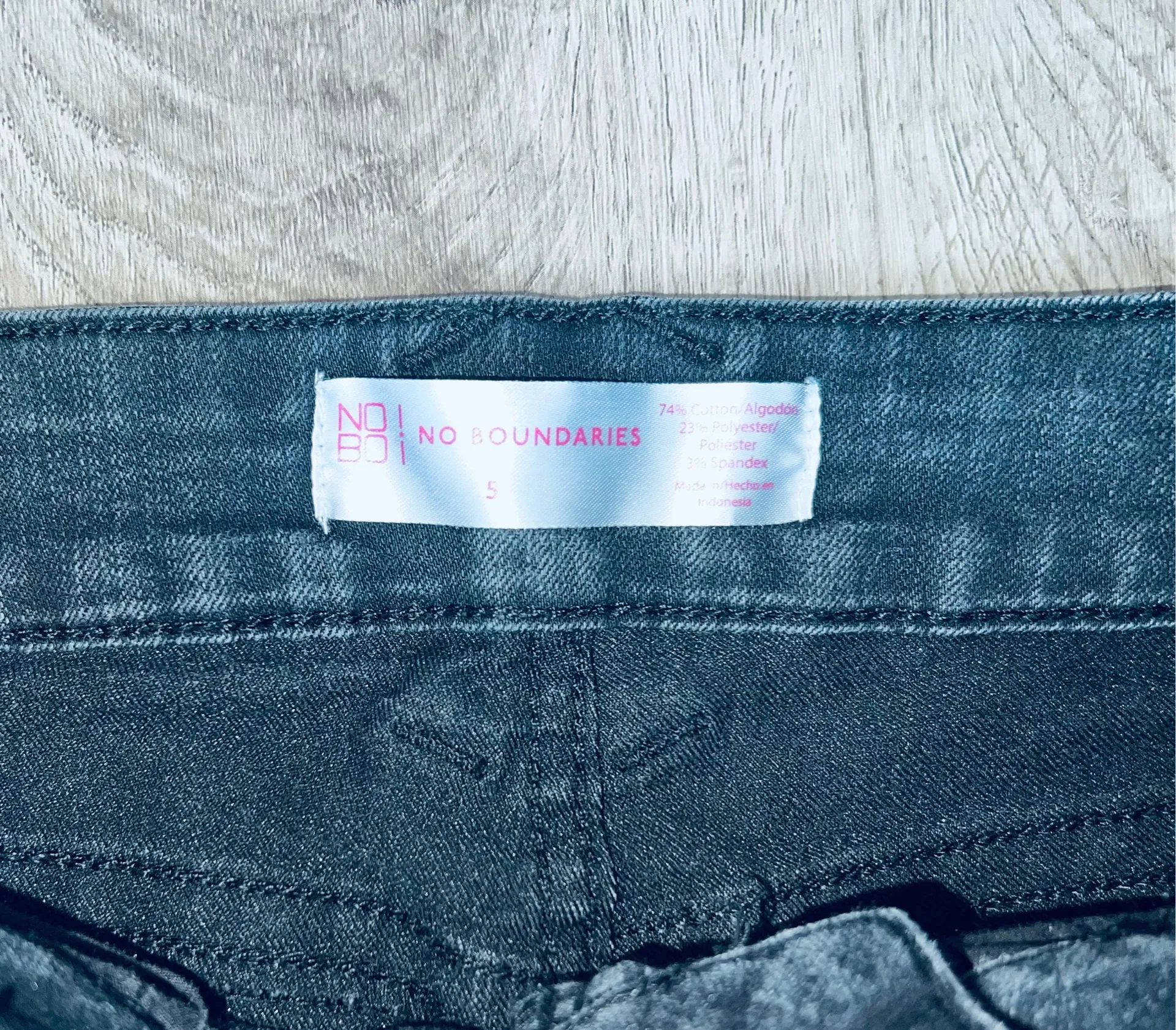 Nobo Women’s Juniors 5 Distressed Black Denim Jean Shorts - Image 3