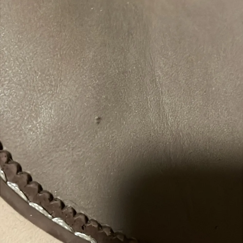 VGC TOMS Taupe Leather Wedge Booties size 8.5 - Image 9