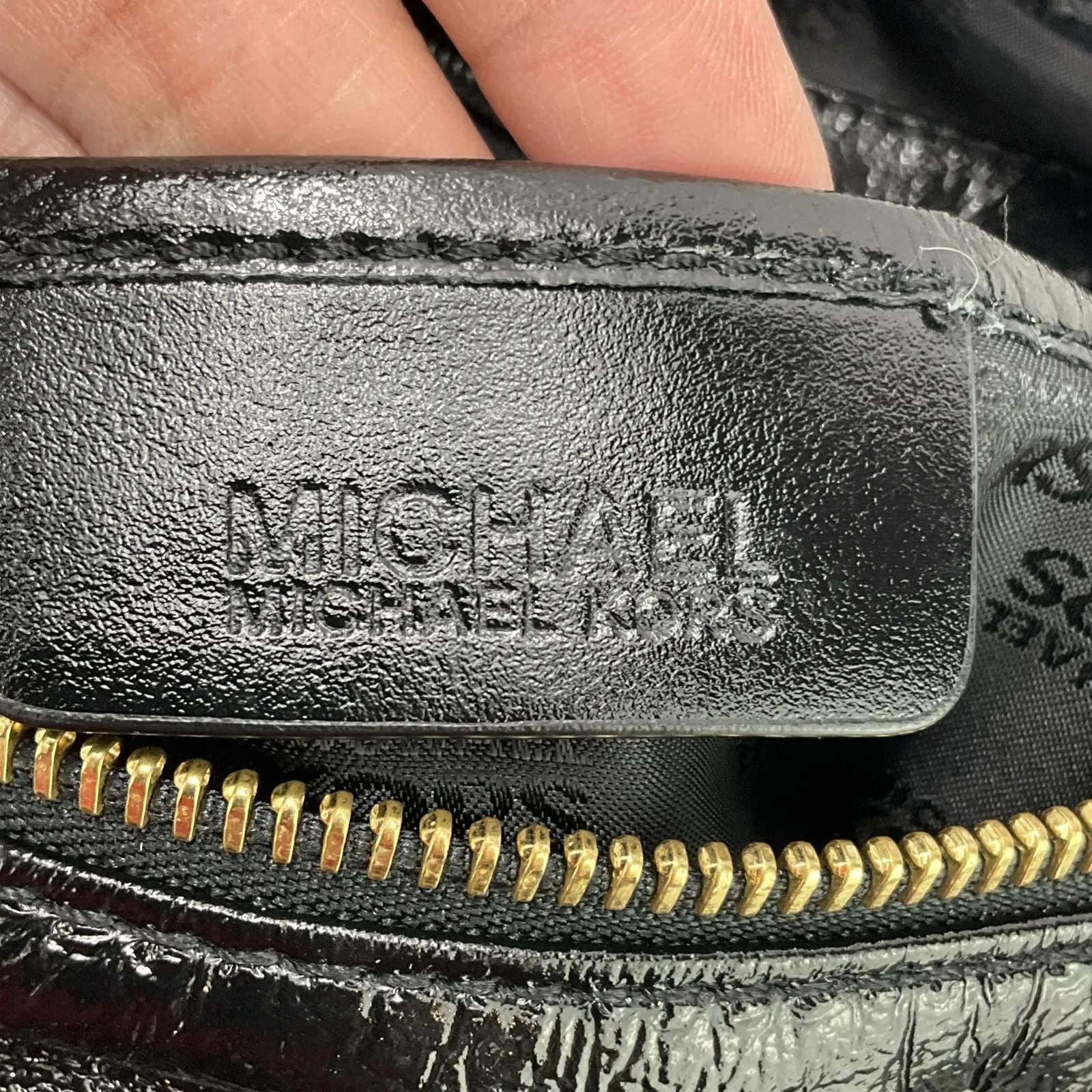 Michael Kors Fulton Large Black Patent Leather Hobo Shoulder Bag Gold Hardware - Image 10