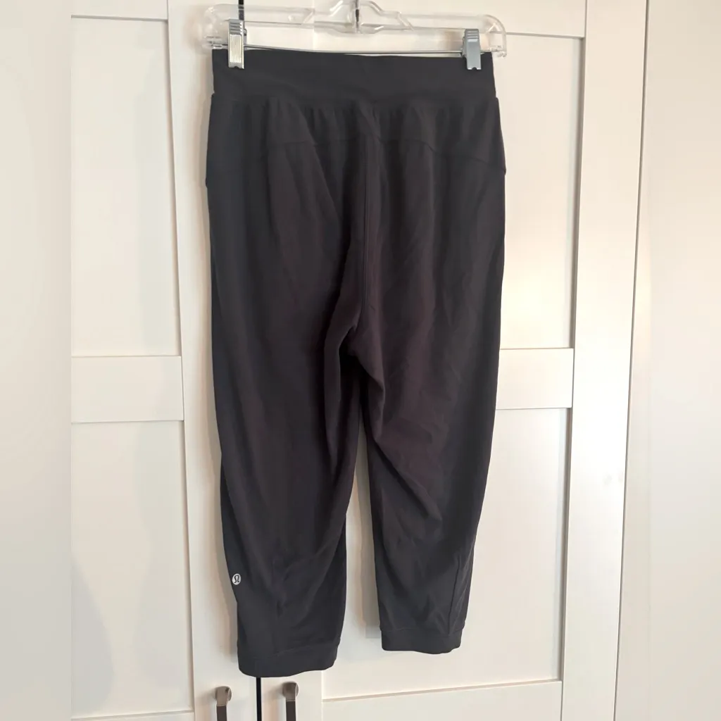Lululemon women’s high rise align jogger crops great size 4 - Image 2
