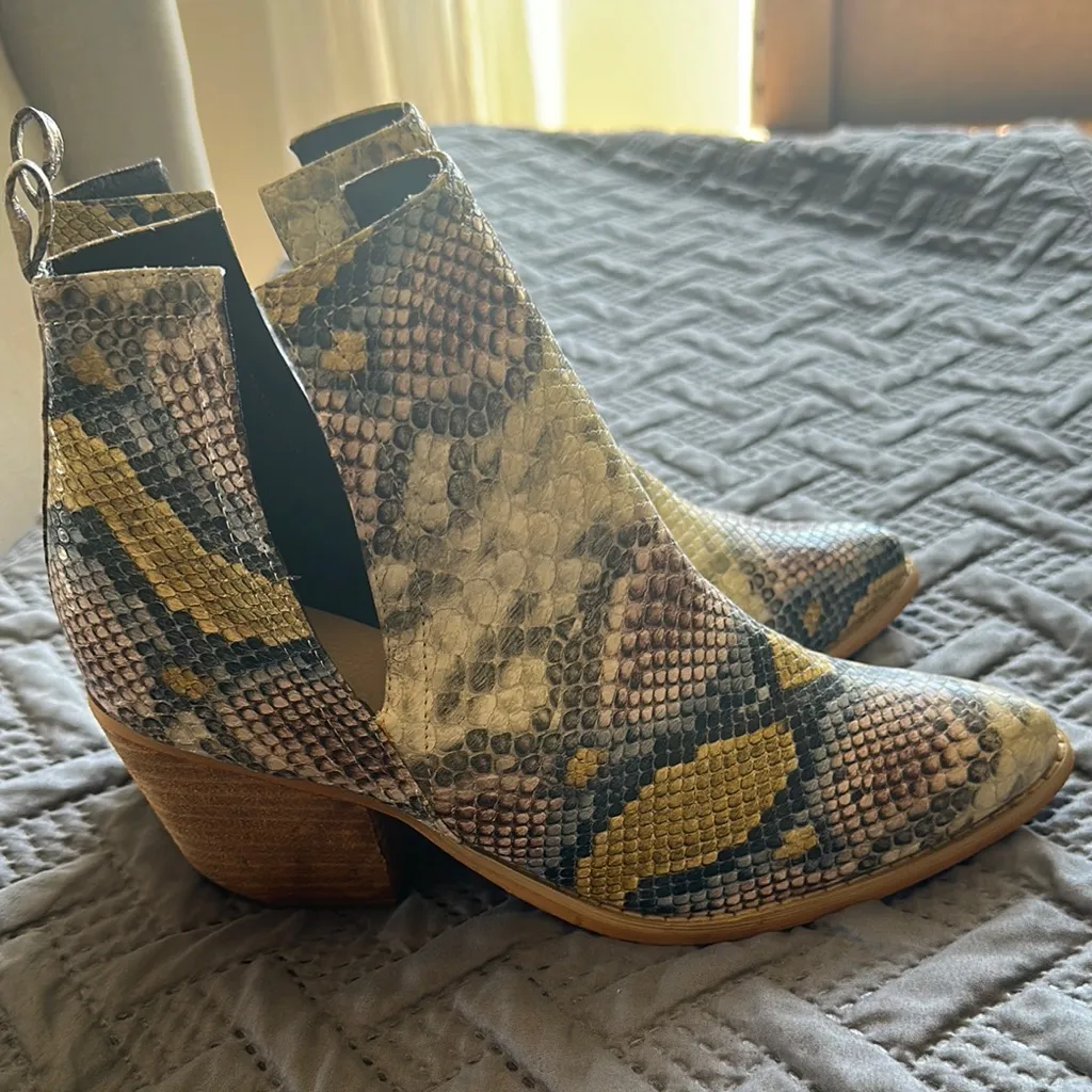 Rider Girl Snakeskin Ankle Boots Brown Size 8.5 - Image 2