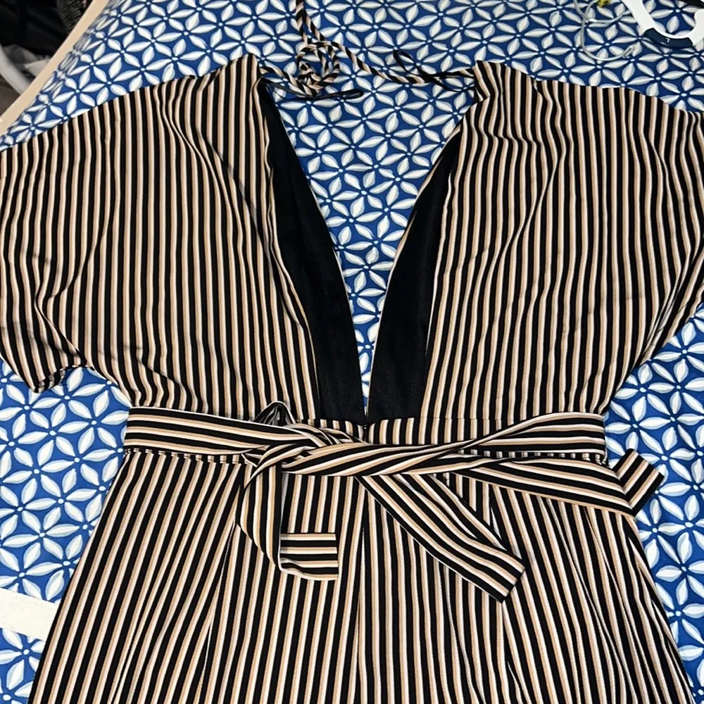 Sadie& sage romper size M Tan Size M - Image 5