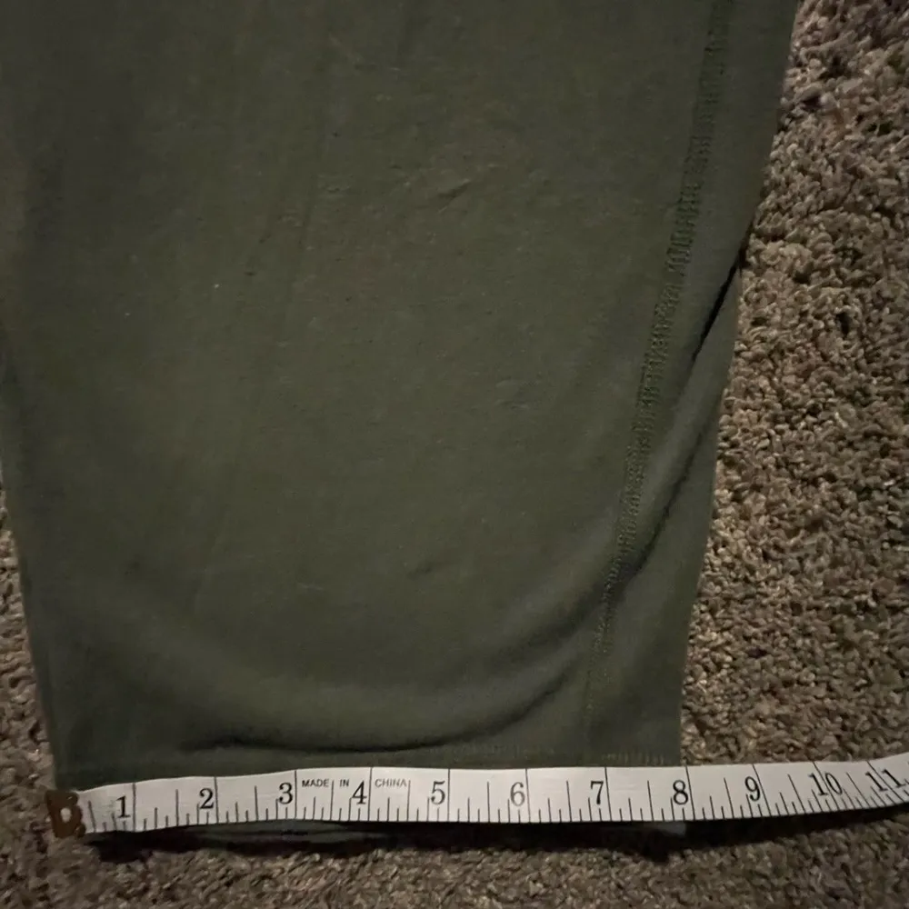 Woman’s Athletic Works Athleisure Core Knit Capris Pull on drawstring Size Large - Image 9