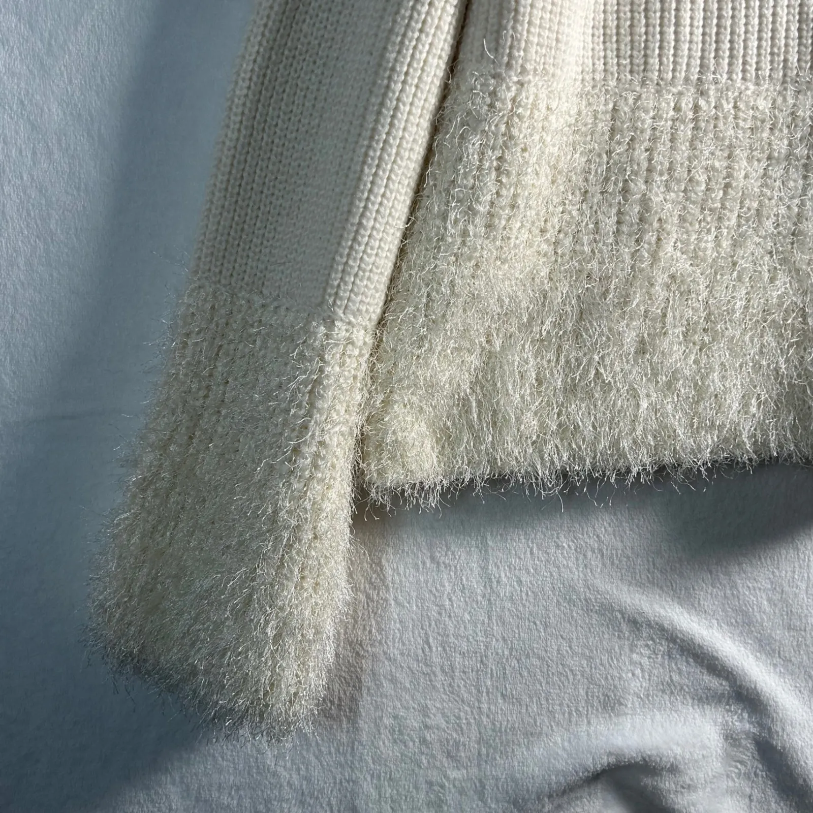 1 State Cream Cold Shoulder Fuzzy Trim Sweater Size Medium Dramatic Pause - Image 7