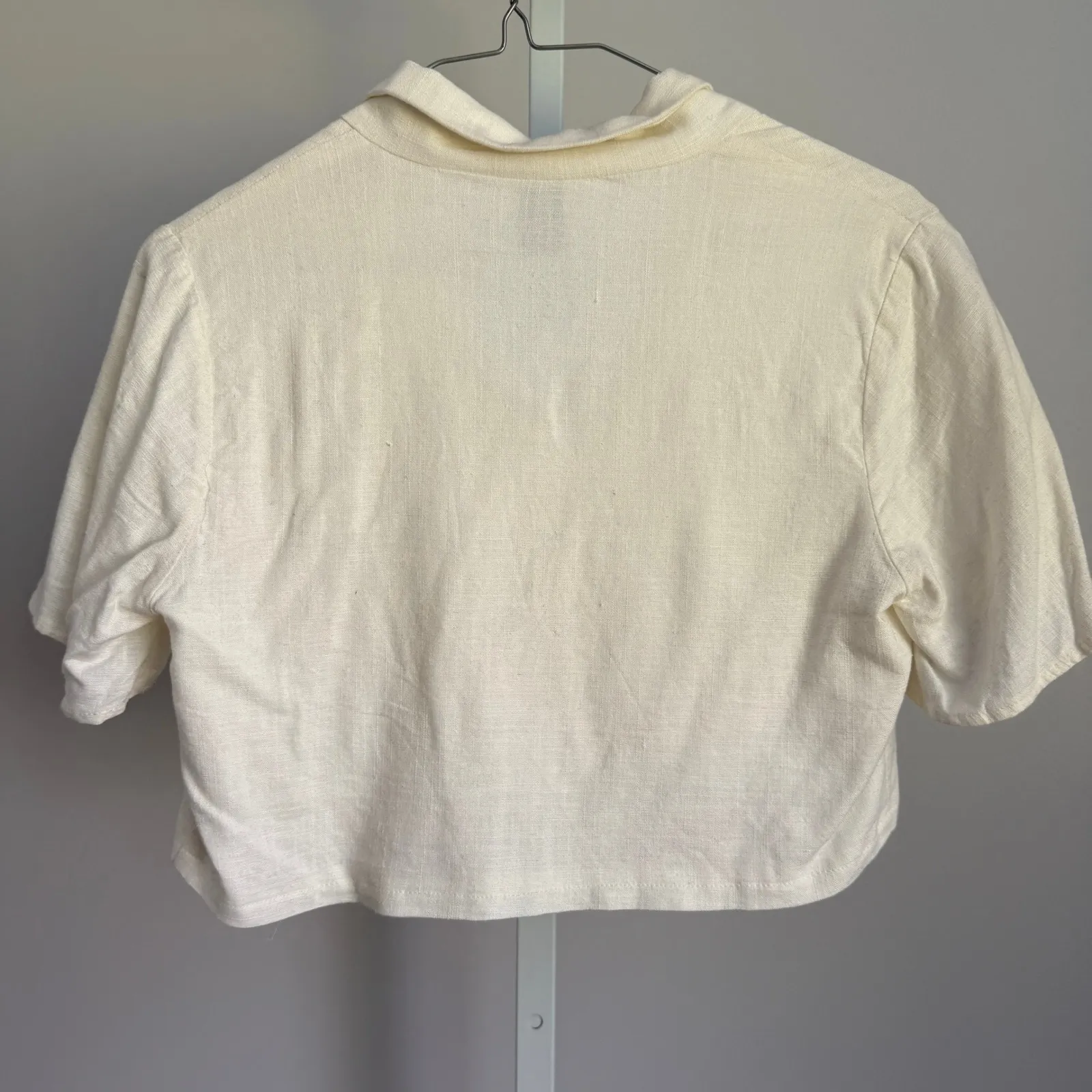 Princess Polly Crop Top Cream Button Down Short Sleeve Collared Shirt‎ - Image 5