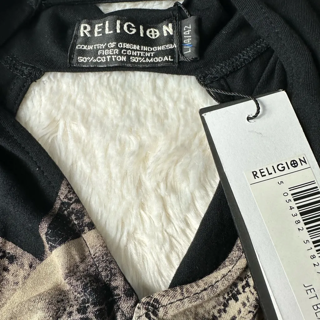 Religion Black  Sleeveless Skull Graphic Tunic Top - Image 3