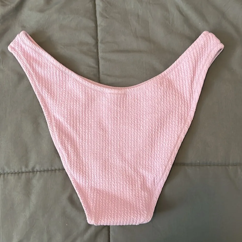 JCrew Textured Curved Waist Cheeky Bikini Bottom Pink Size Medium NWT - Image 2