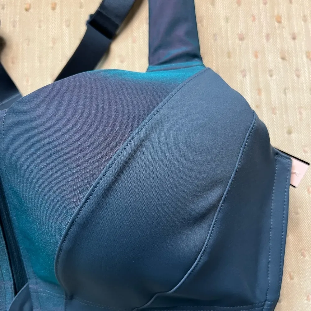 Victoria’s secret’s sports bra ombré blue size 34 D - Image 2