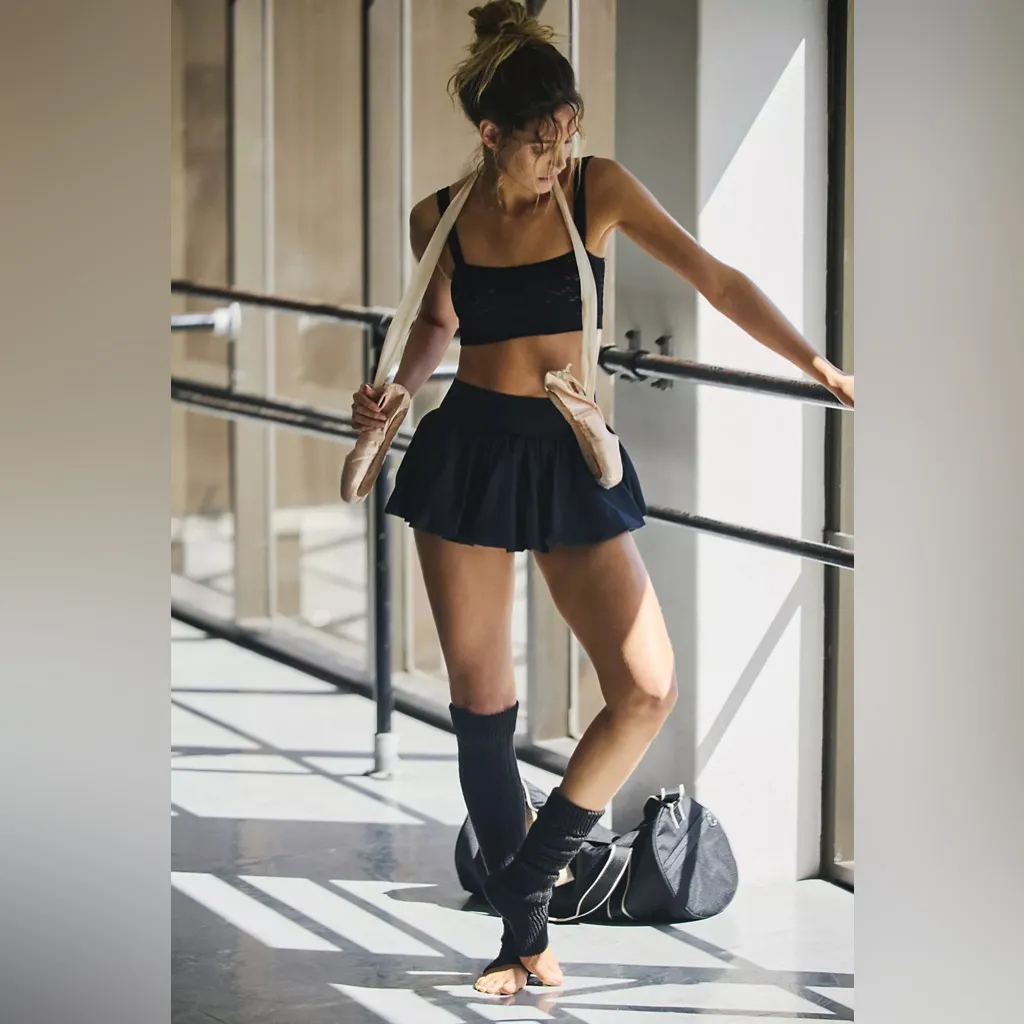 Free People NWT Dance All Day Bubble Skort - M - Image 2