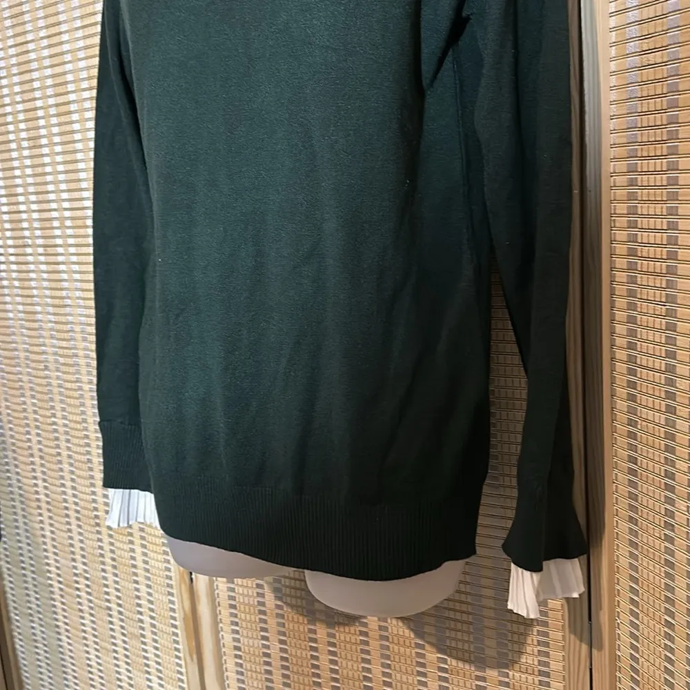 Vila Milano Dark Forest Green Sweater With White Faux Shirt Collar Cuffs Medium - Image 5