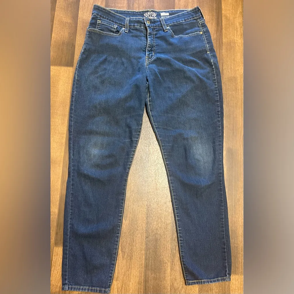 Levi's Blue signature Relaxed Fit Jeans with Classic Design - Image 12