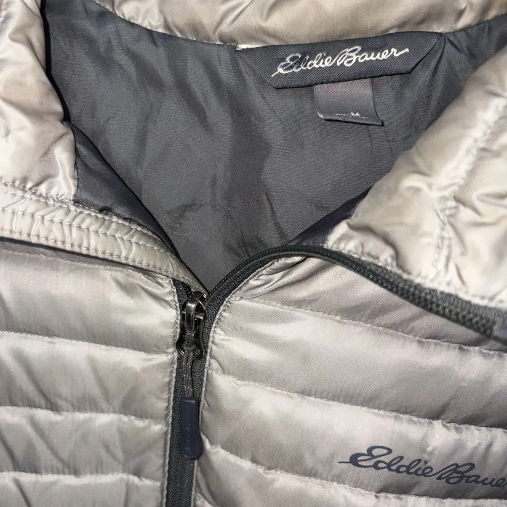 Eddie Bauer Women's Gray Puffer Jacket - Image 3