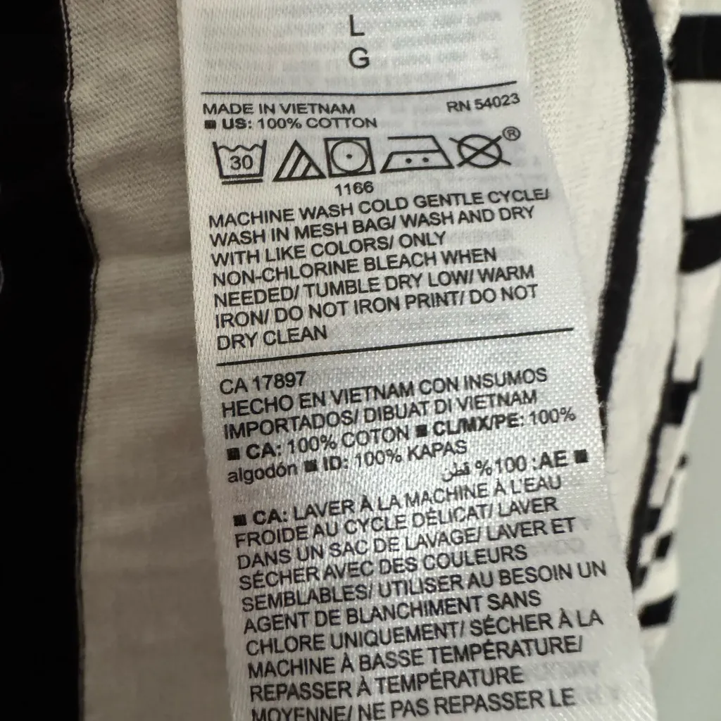 Old Navy Black and White Striped‎ Top size L - Image 4