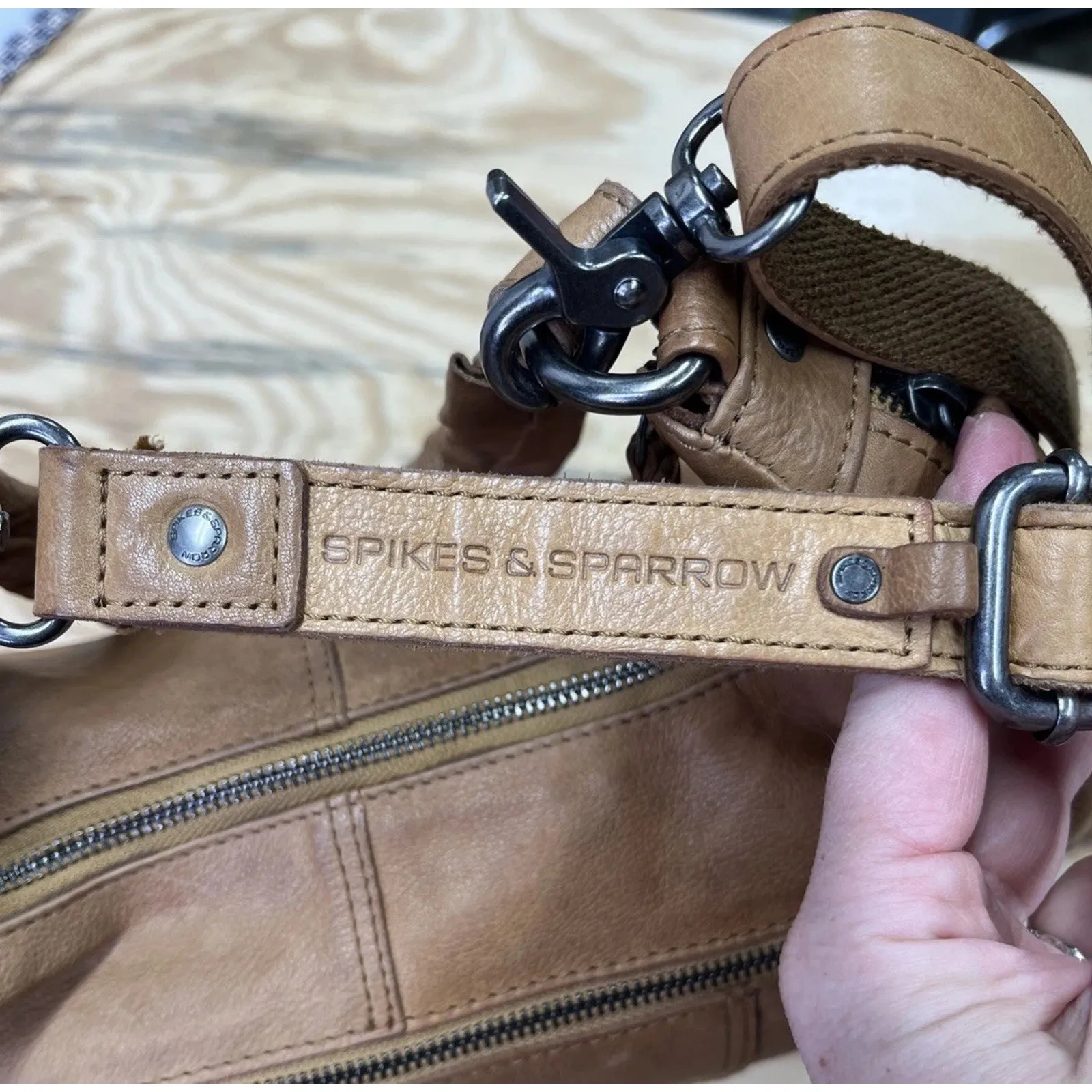 Spikes Sparrow Brown Leather Slouchy Hobo Shoulder Crossbody Purse Bag Beige Tan - Image 9