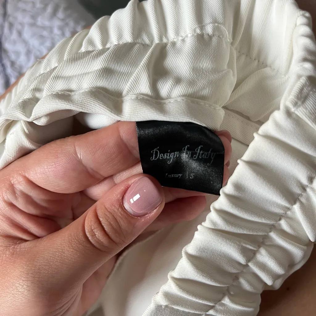 White pleated cropped trousers from Amazon - Image 6