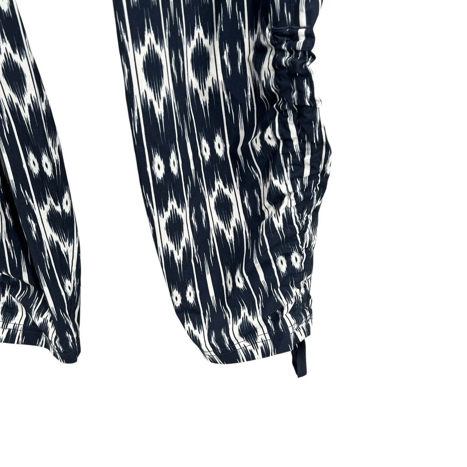 Athleta Printed Pull-On Pants Navy Ikat Ruched Hem Size 4 Stretch Activewear - Image 2