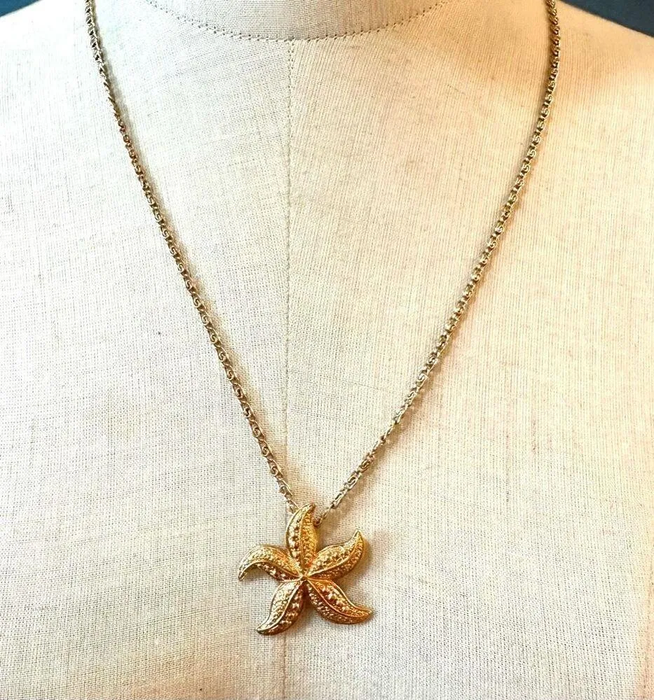 Vintage STARFISH gold tone pendant Necklace - Image 2