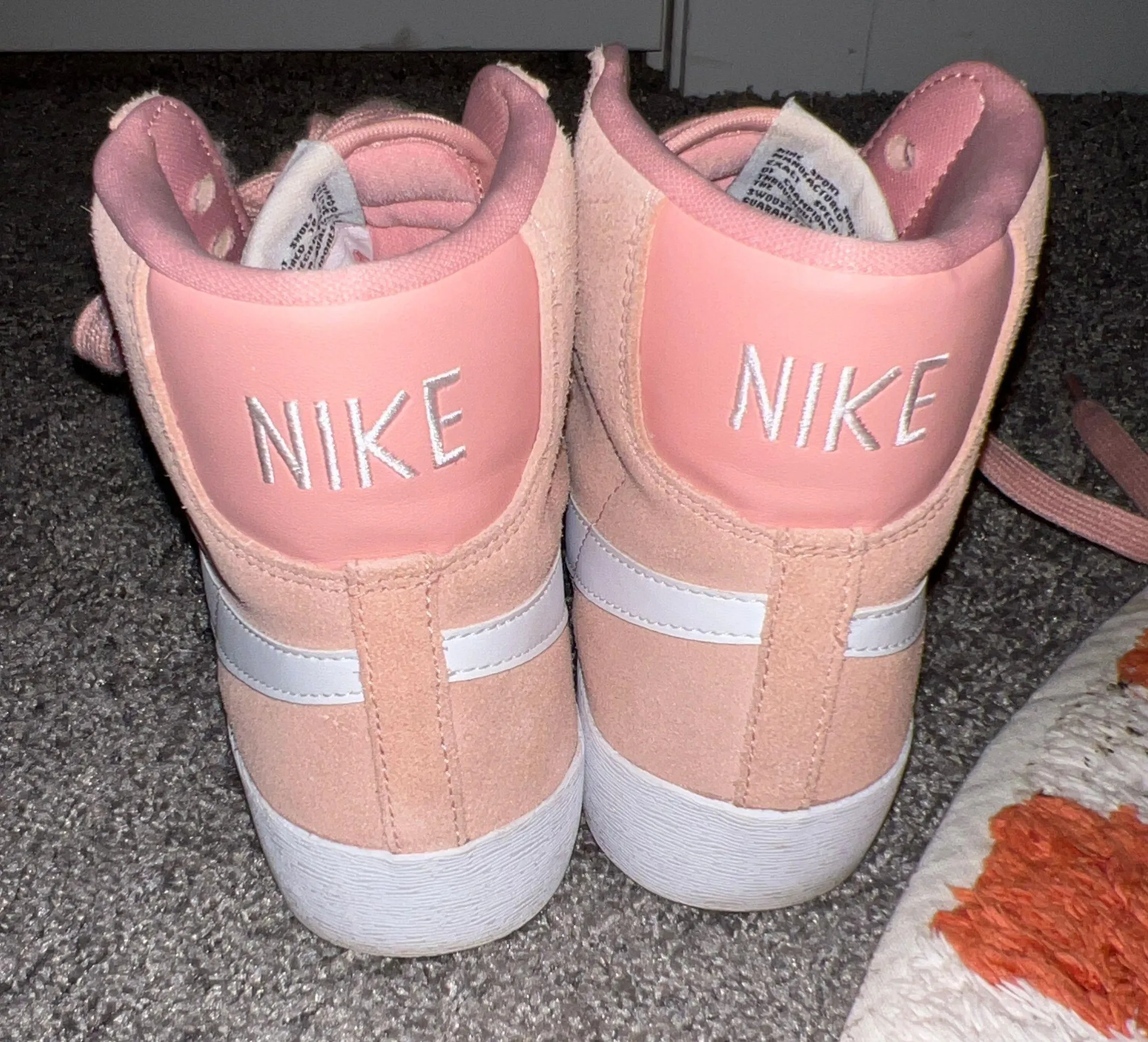 Nike Pink Blazer Mid 77 - Image 3