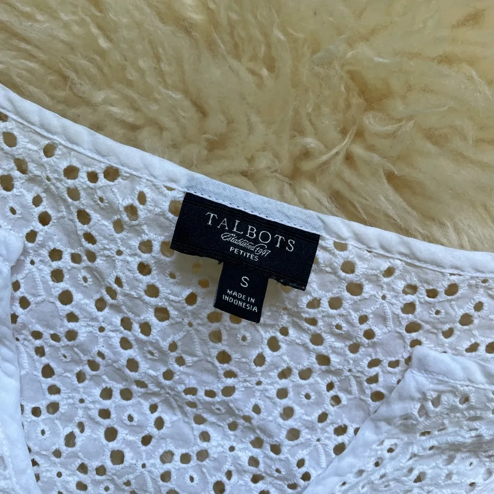 *Talbots eyelet lace top white lace top swim coverup shirt summer 3/4 length - Image 2