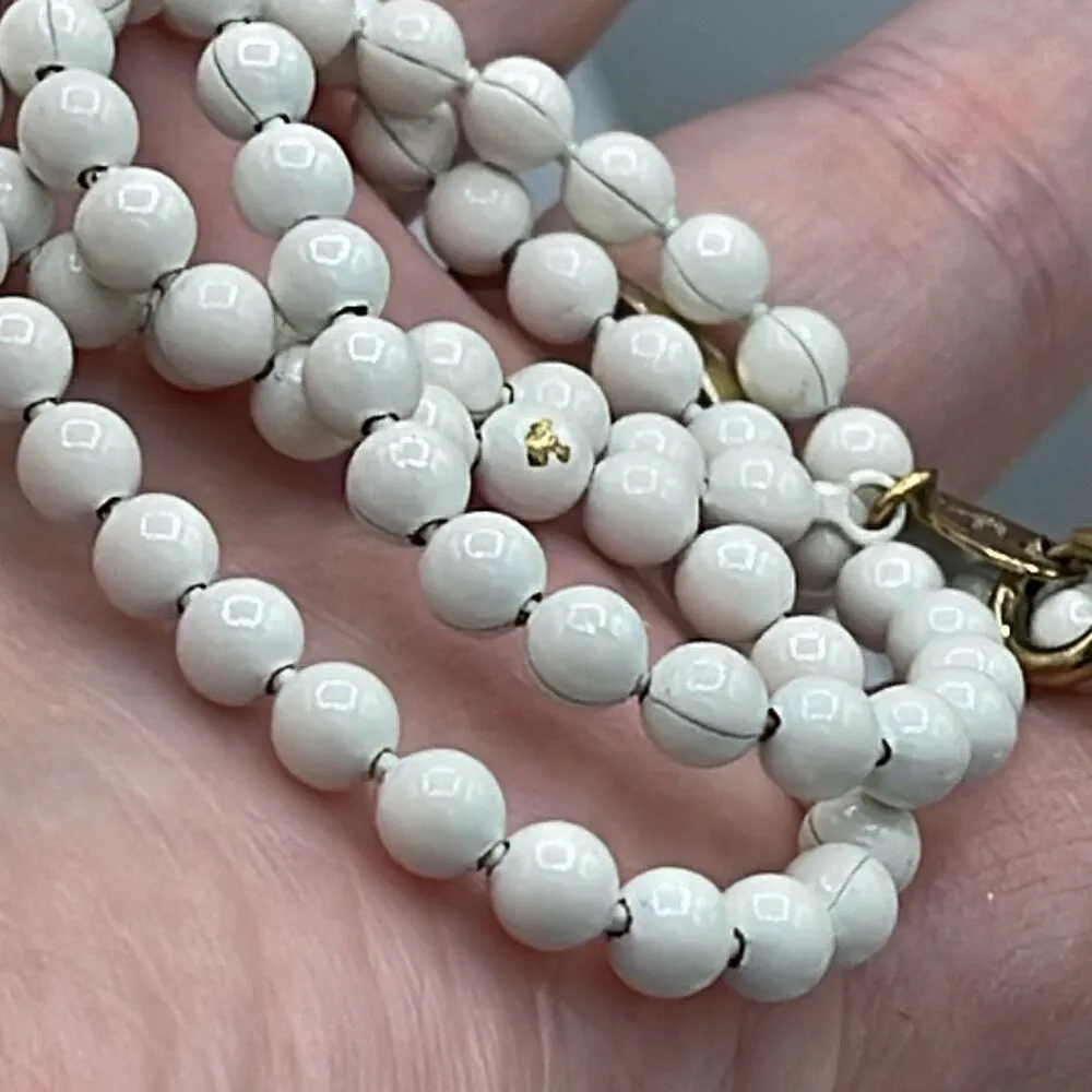 3 “oops a daisy” vintage metal enamel beaded necklaces. White - Image 7