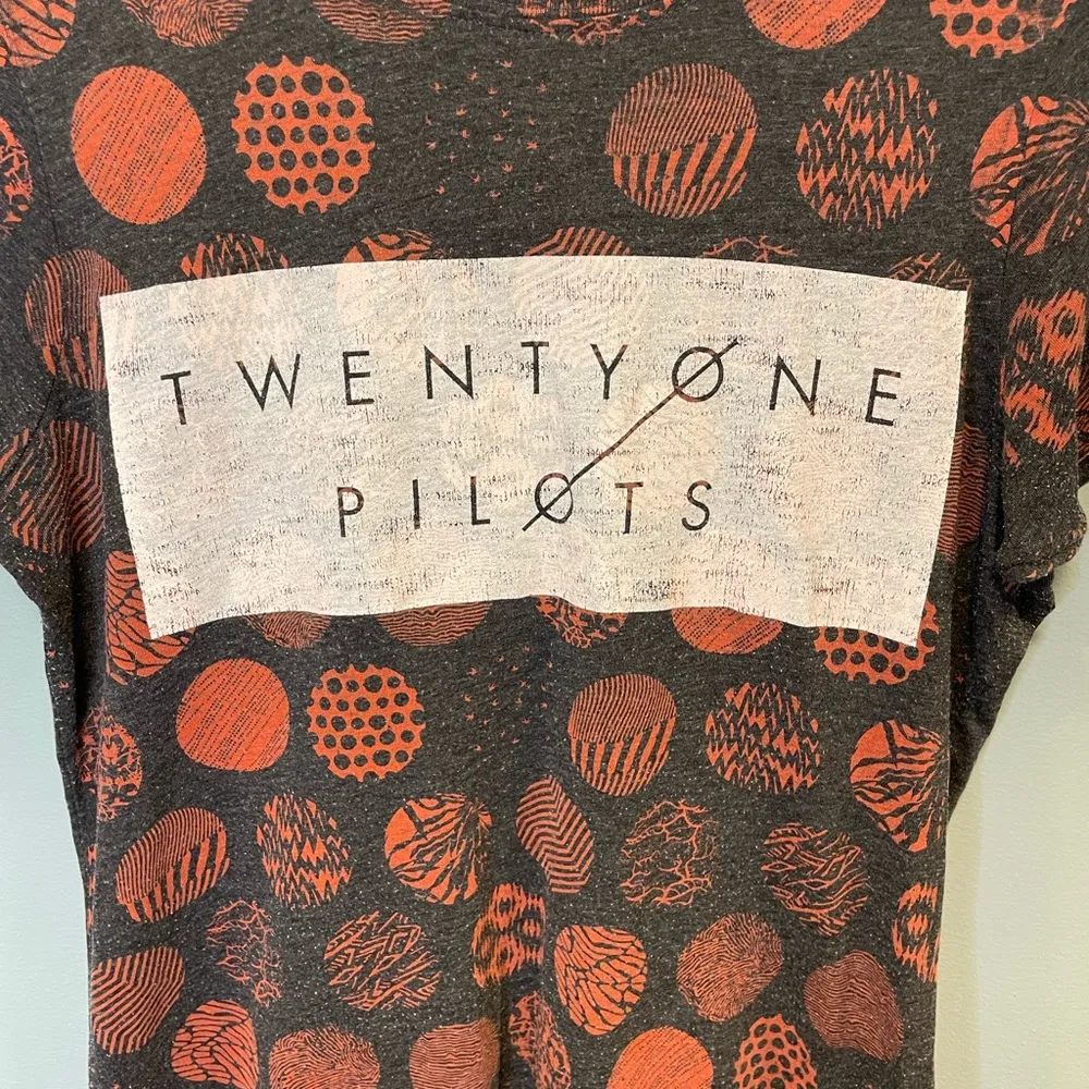 Twenty one pilots T-shirt Concert band T women’s size medium! - Image 2
