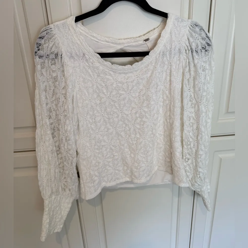 Free People Women’s Jasmine Tea Time Lace Longsleeve White Top Cropped Sze Large - Image 2