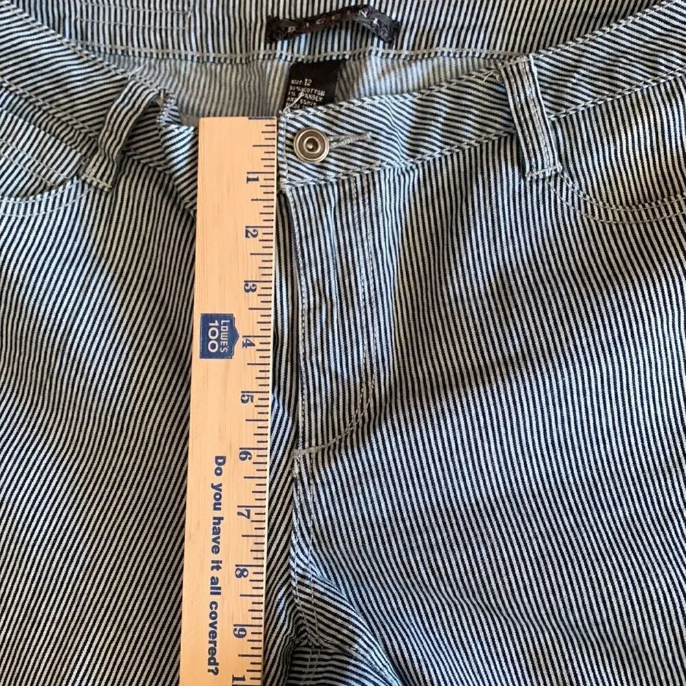 Baccini  navy striped capris size 12‎ - Image 6