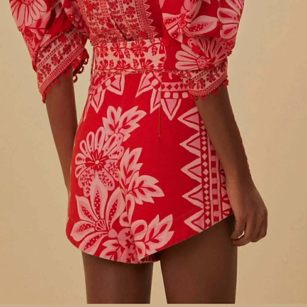 #39 NWT Farm Rio Flora Tapestry Shorts in Red - Image 2