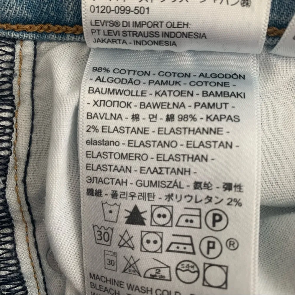 Levi’s Wedgie Skinny Distressed Button Fly Jeans Size 28 - Image 12