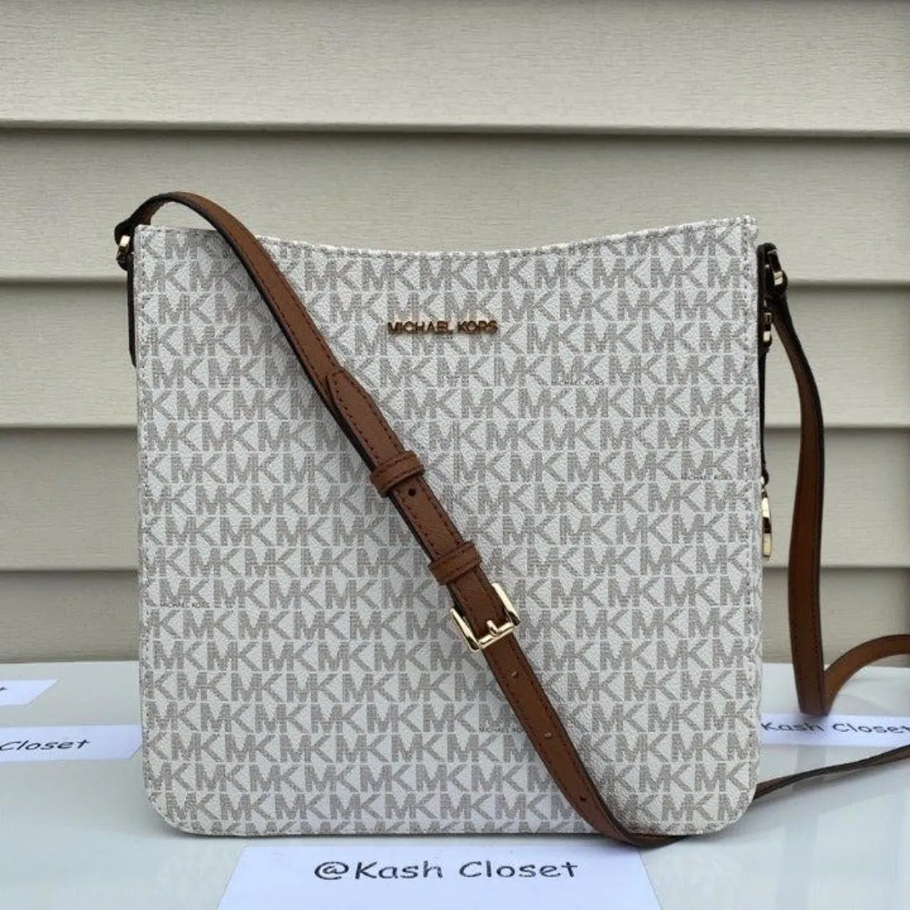 Michael Kors Vanilla Briley Crossbody Bag And Trifold Wallet - Image 4