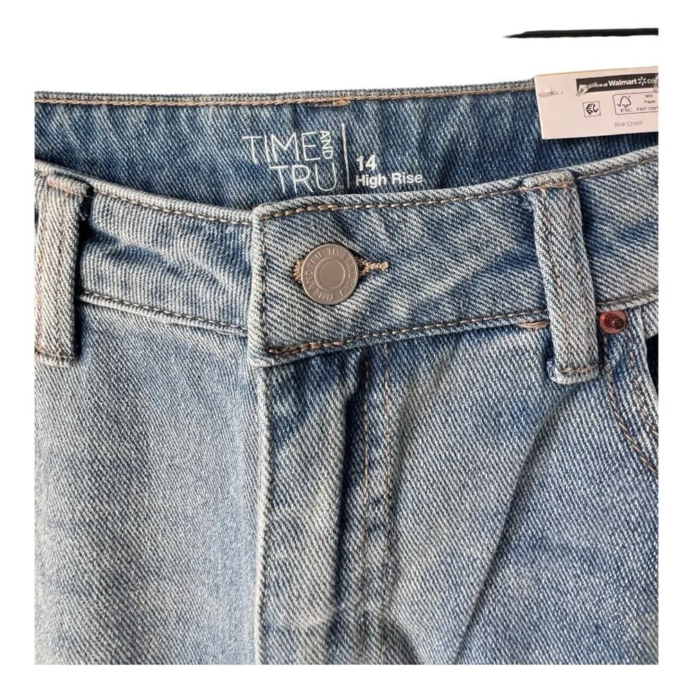 WOMEN'S TIME TRU 14 High Rise blue Straight Crop Jeans Light Wash Distressed. - Image 2