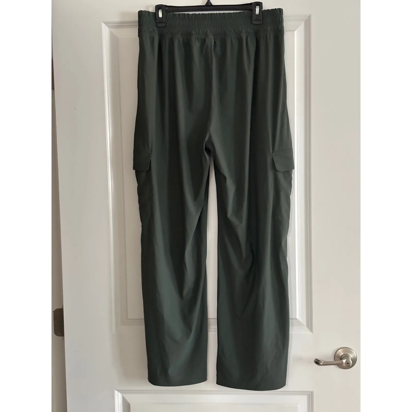 Old Navy Sleektech Go Dry Cargo Pants Dark Green Size L - Image 2