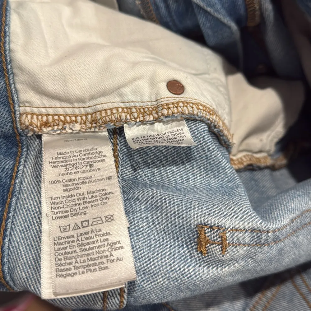 Madewell Relaxed Denim Shorts in Homecrest Wash Ripped Edition size 32 - Image 10