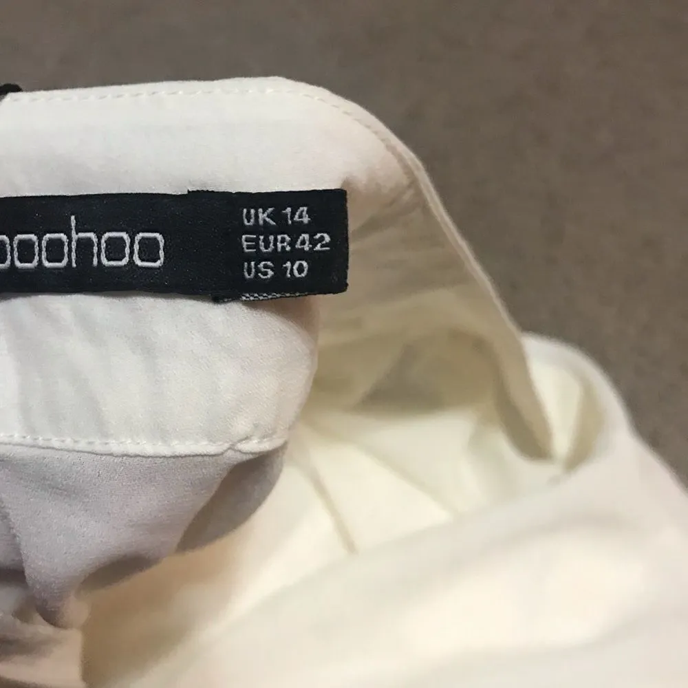 NWT Boo-hoo cream  size 10 blouse Emma funnel neck - Image 8