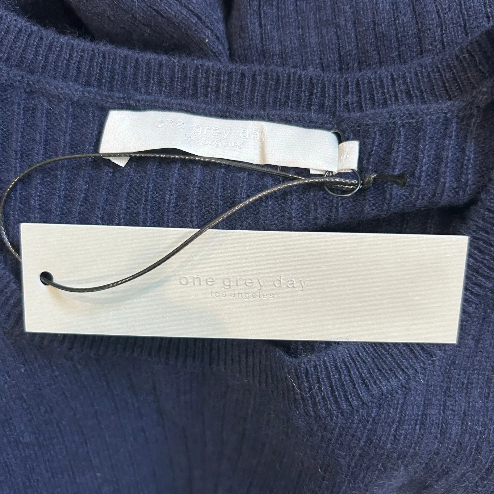 NWT One Grey Day Navy Ribbed Cashmere Pullover Sweater Crew Neck Rustic Size S Blue - Image 3