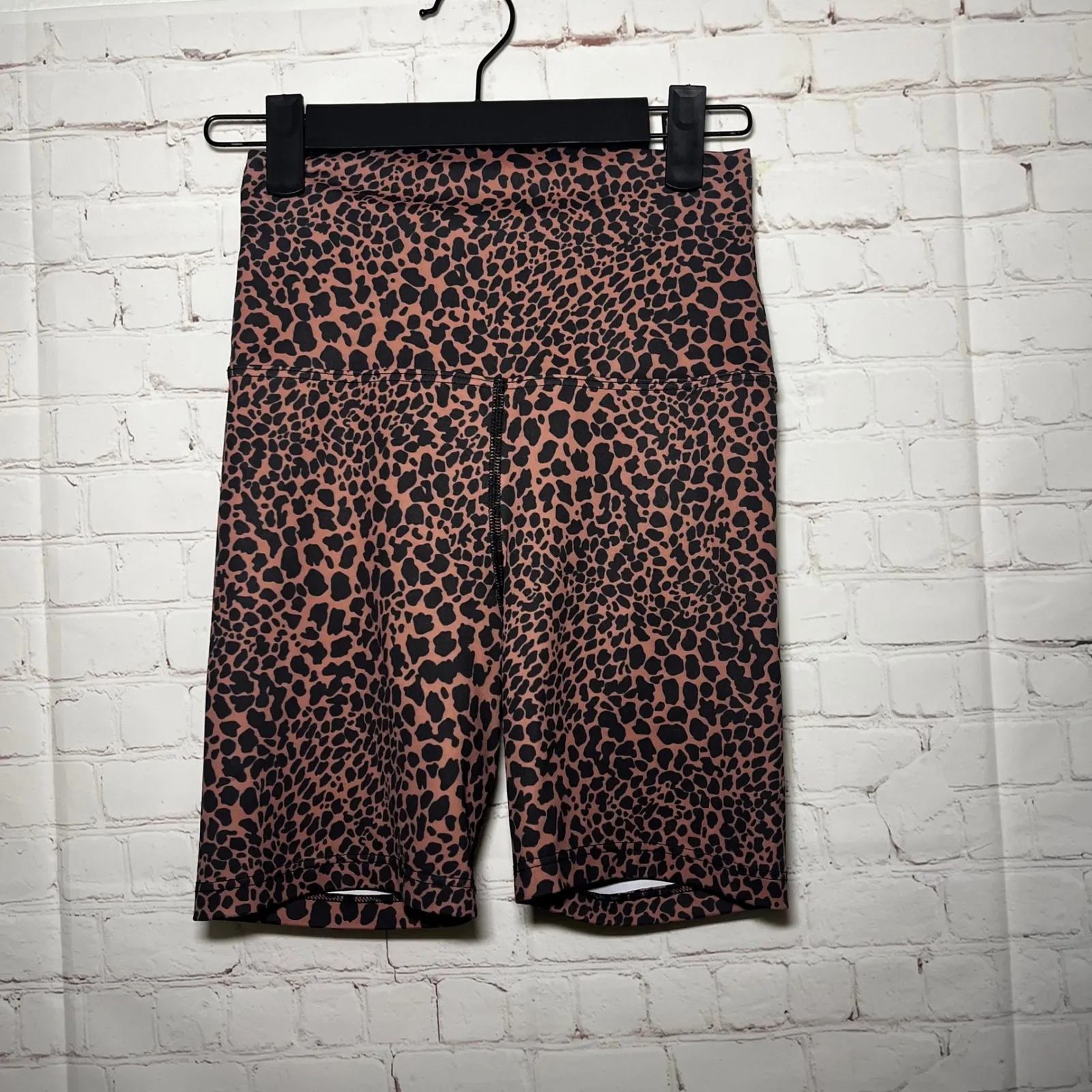 Beach Riot Sport Leopard Print High Waist Biker Shorts Women's Size Small Brown - Image 4