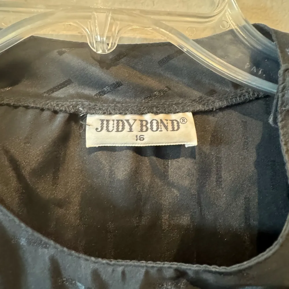 Judy Bond Vintage pleated front black blouse size 16 - Image 3