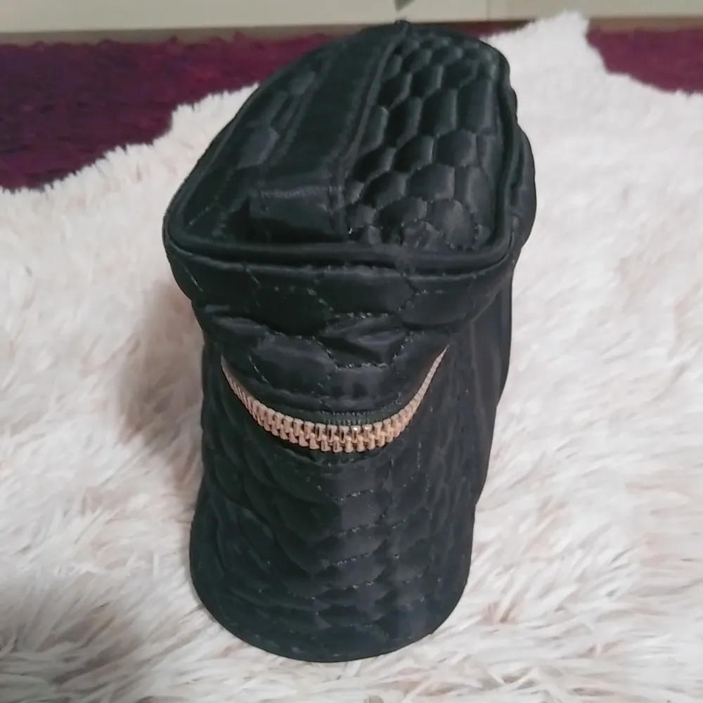 Aimee Kestenberg Make-Up Quilted 2-Piece Cosmetic Bag Set - Image 6